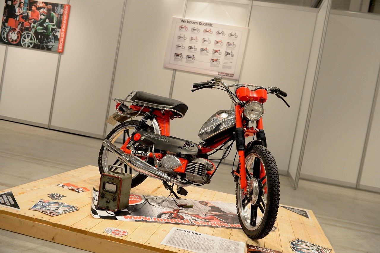 DIE WERKSTATT der Moped Garage Oldtimer Mofas & Mopeds WERKSTATT der