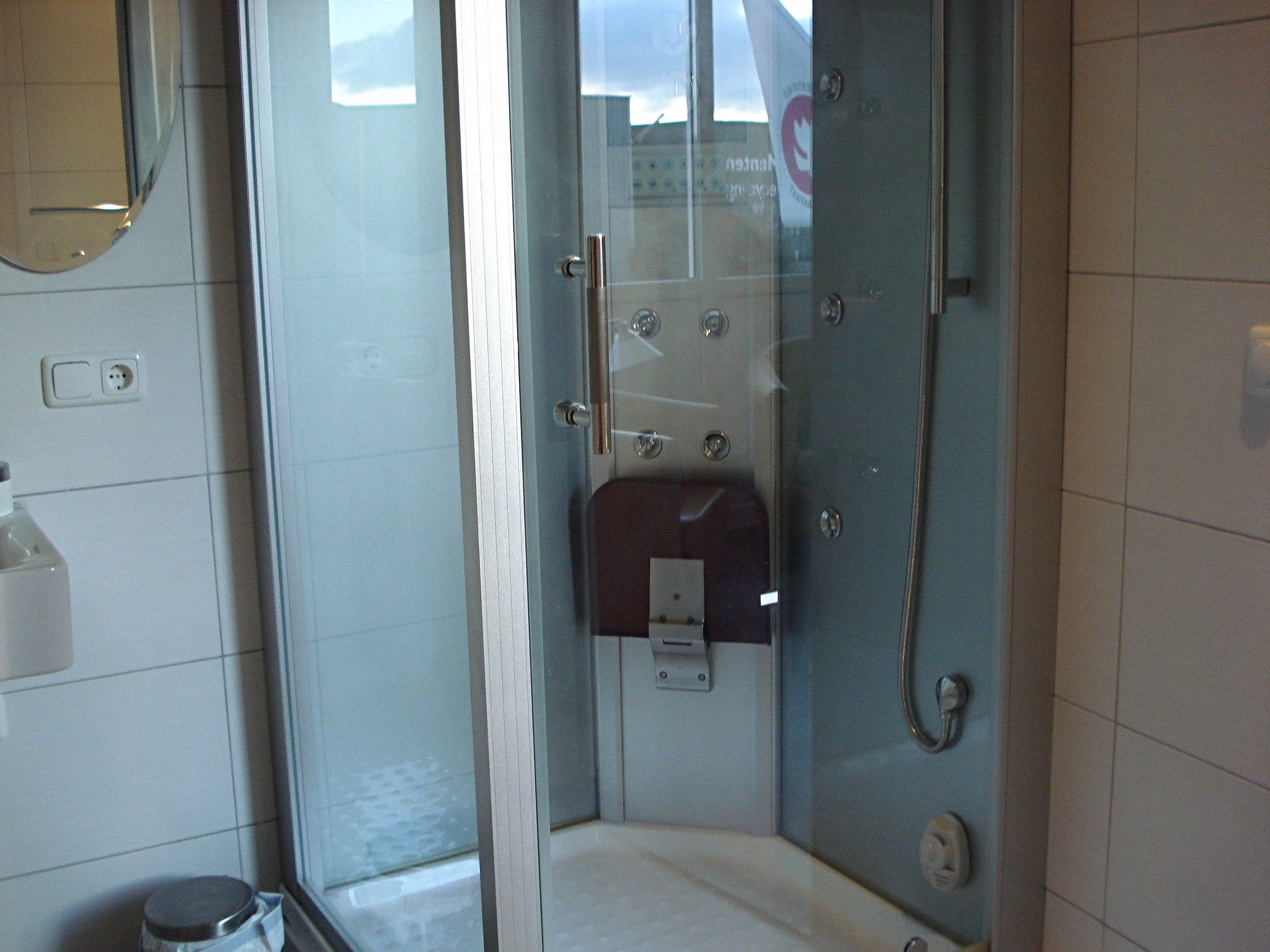 Comfortabele Kamer met Jacuzzi en Stoomdouche ( Paradepaardje