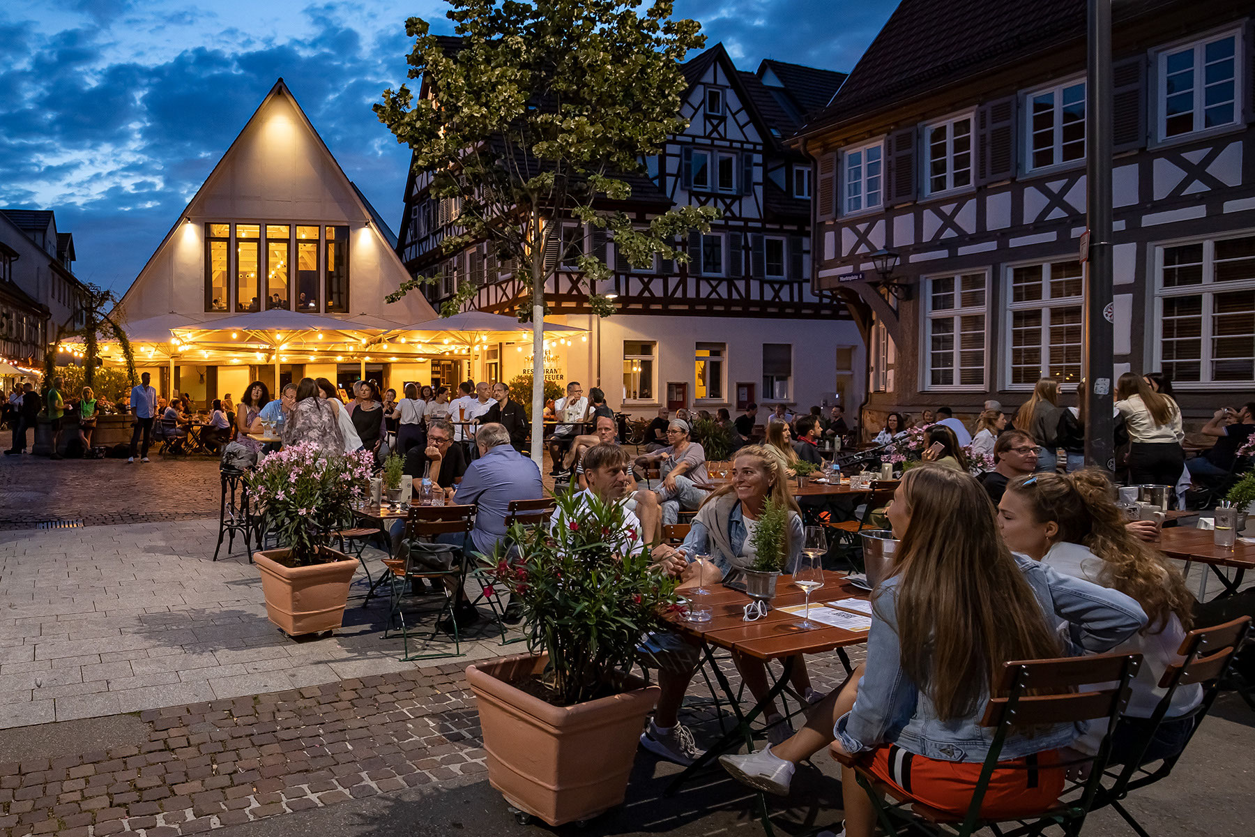 Die Wirte des Kirchheimer Weindorfes - Kirchheimer Weinfest - 26.07.-03 ...