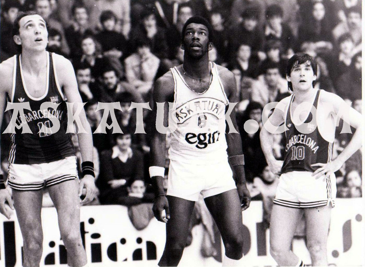 Essie Hollis Askatuak Saskibaloi Taldea Donostia