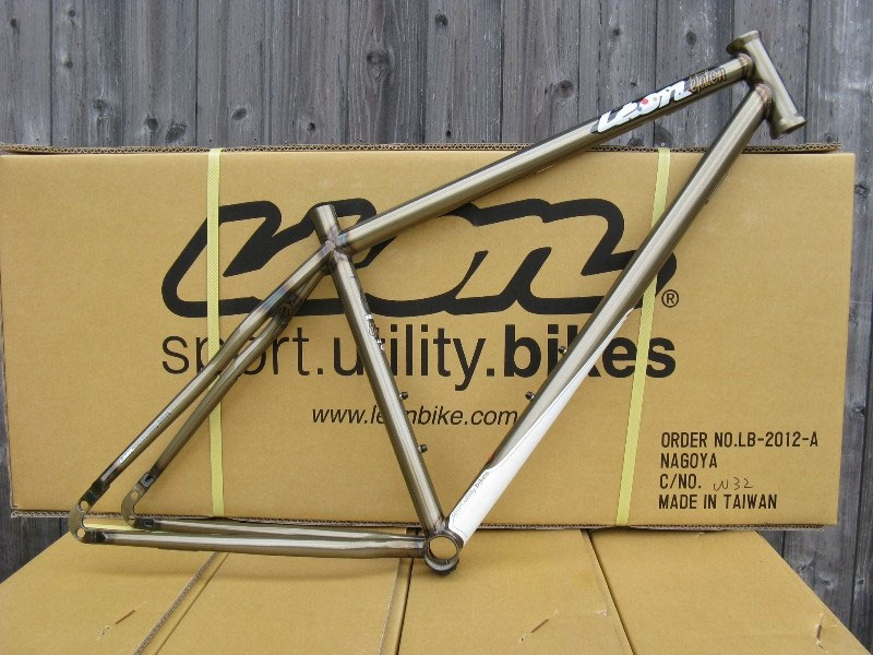 フレーム・完成車の「通販」はしておりません。対面販売のみです