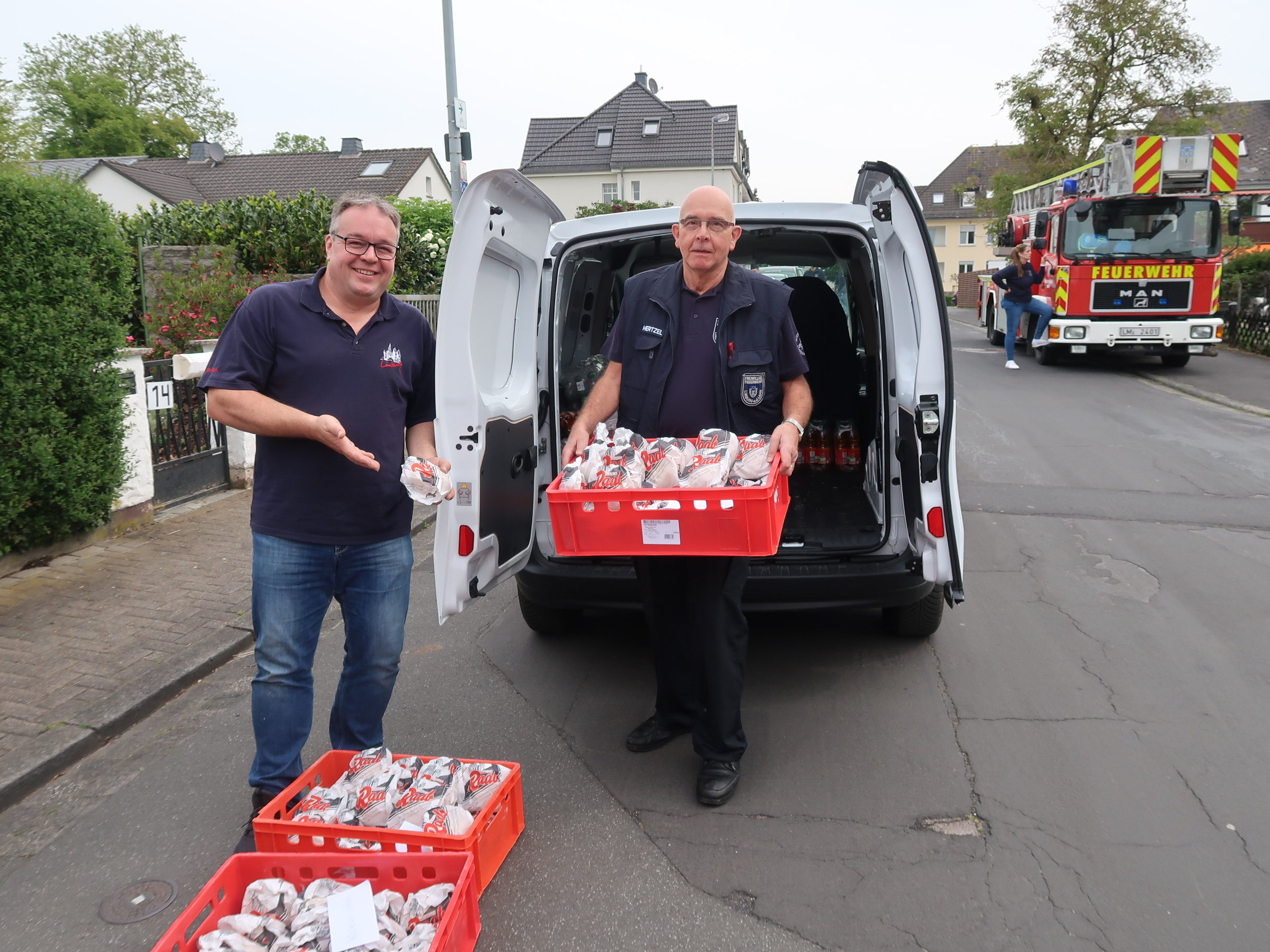 Verpflegungstrupp 1: Marcus Kiesewetter und Jürgen Hertzel
