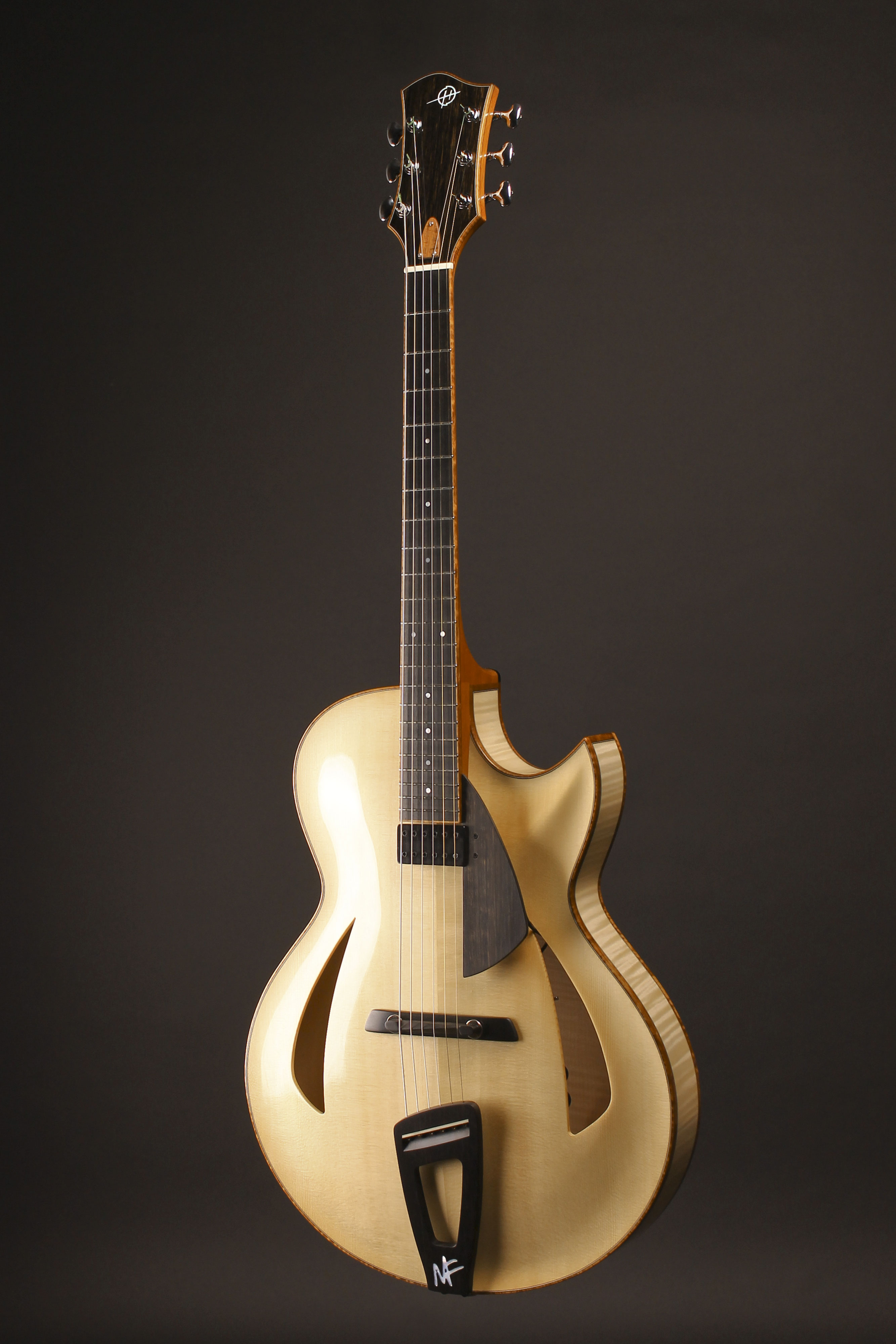 Heeres Archtop & Nylon Jazz Heeres Custom Guitars