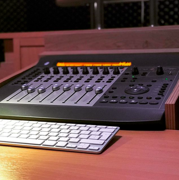 Online Mixing & Mastering De website van virtual1studio!