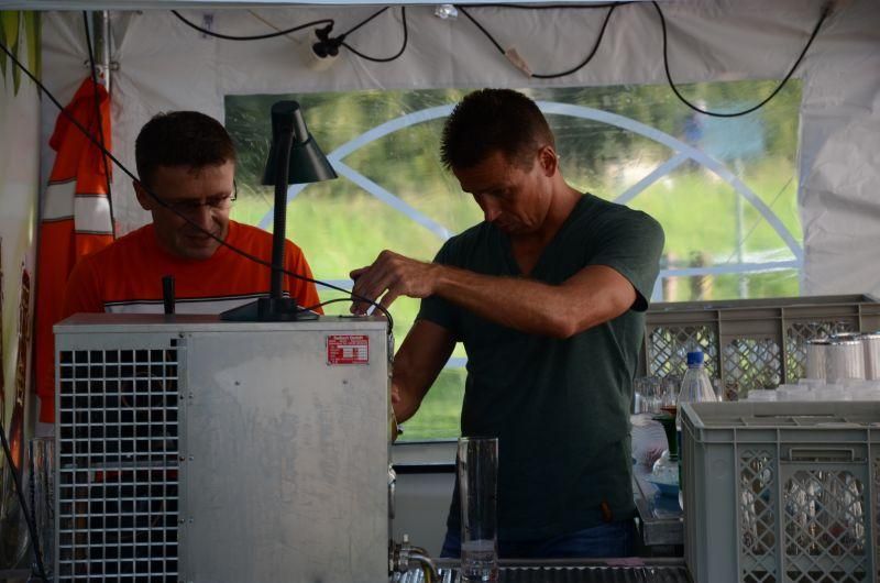 40-Jahr-Jubiläums-Feier SKG Stockstadt Tennis - Das Bier läuft...