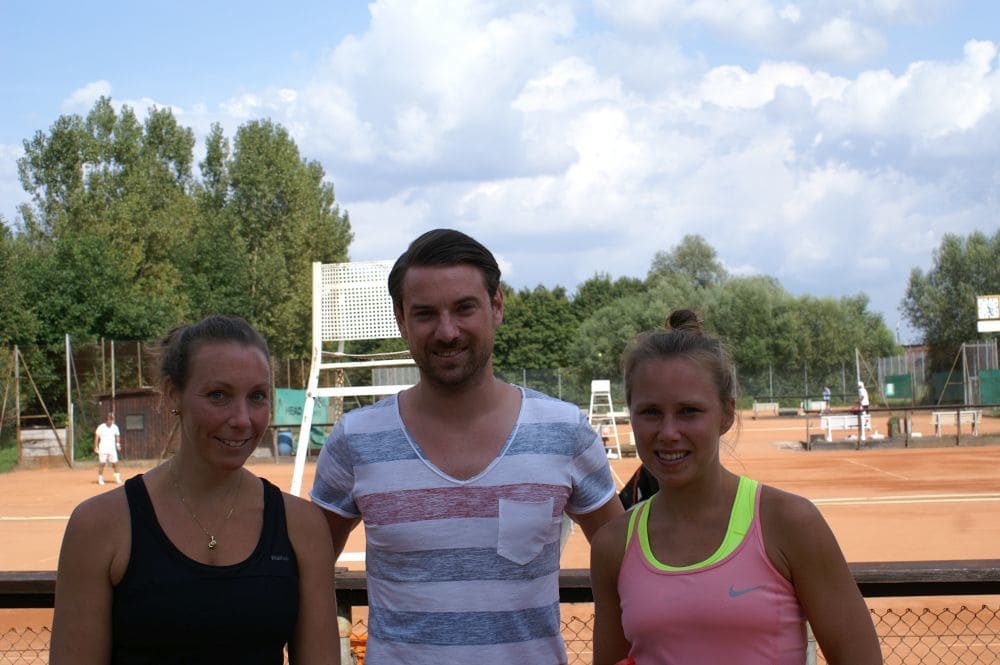 Damen Gruppe 1 - Siegerin Caroline Schossau (rechts) Zweitplatzierte Lisa Schlosser (links)