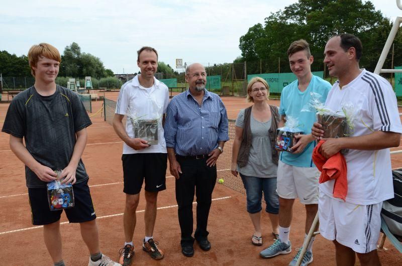 40-Jahr-Jubiläums-Feier SKG Stockstadt Tennis - Match gespielt...