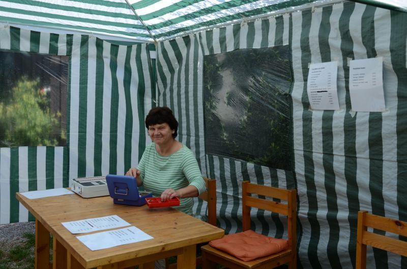 40-Jahr-Jubiläums-Feier SKG Stockstadt Tennis - Christina von Ameln an der Bonkasse