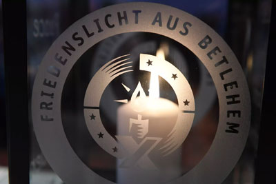 Friedenslicht aus Betlehem in unserer Pfarrei angekommen