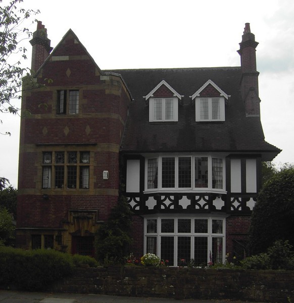 Arts & Crafts house in Amesbury Road