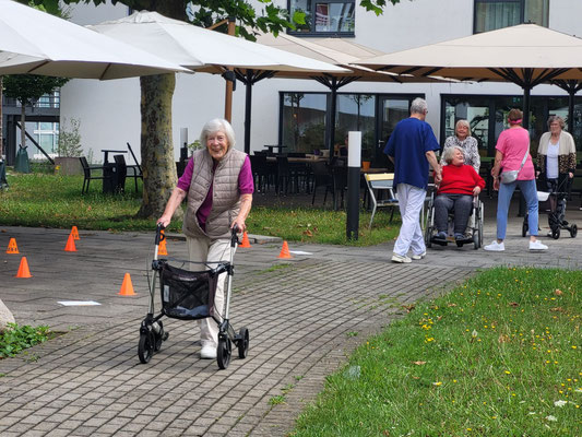 Fröhliche Laufrunden durch den Park