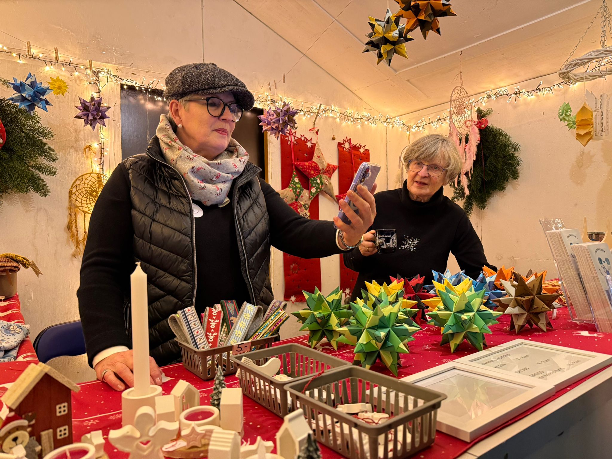 Vorsitzende Annette Arimond und Vorstandsmitglied Ingried Neumann