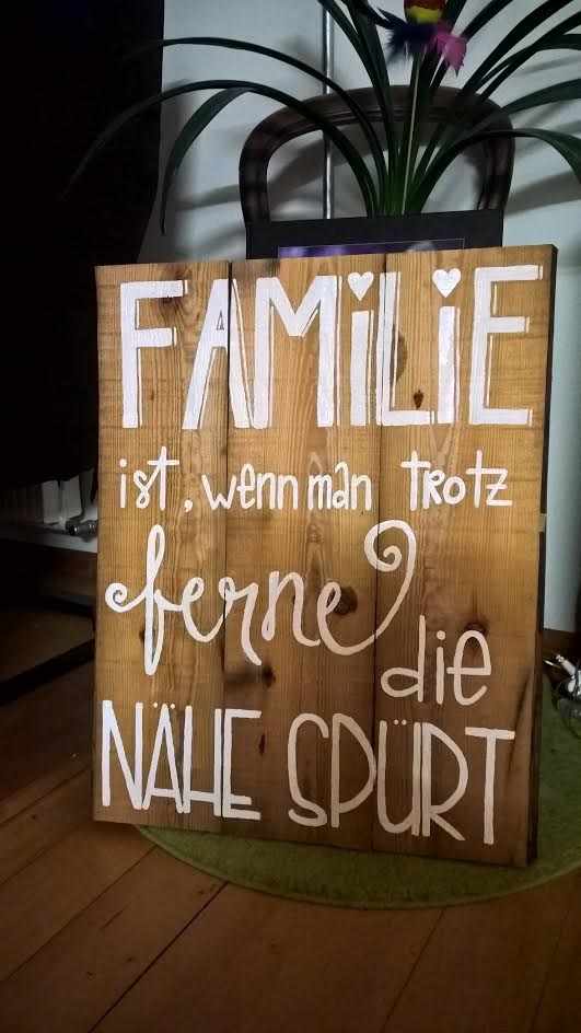 Letter Lovers st__ee: Handlettering Schild Familie ist, wenn man trotzt Ferne die Nähe spürt