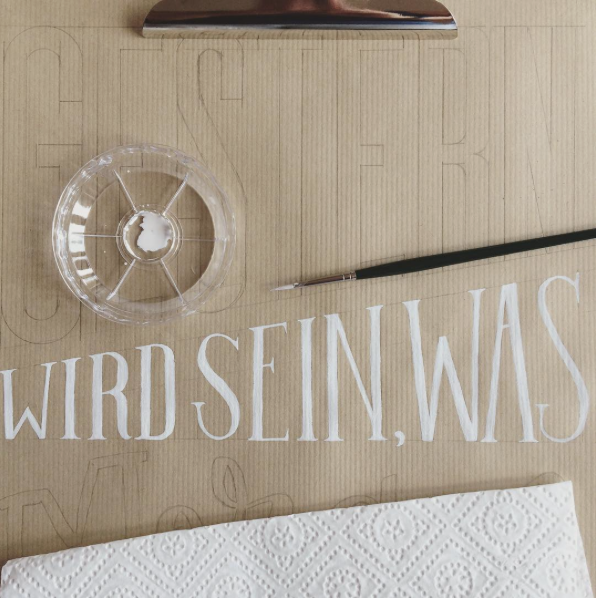 Letter Lovers unakritzolina: Handlettering Skizze