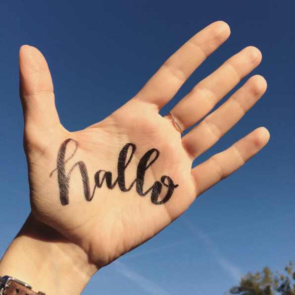 Letter Lovers unakritzolina: Handlettering Spruch hallo