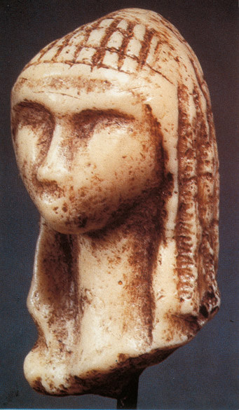 Dama di Brassempouy, Statuetta in avorio, Paleolitico, Museo delle Antichità nazionali di Francia (Parigi)