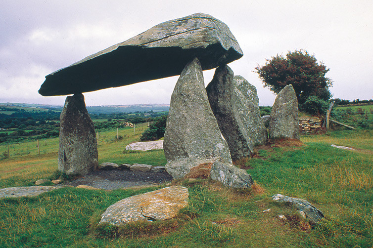 Dolmen, Architettura megalitica (Gran Bretagna)