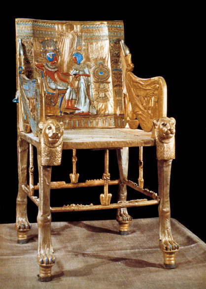 Il trono di Tutankhamon, Laminatura in oro e intarsi, II millennio a.C., Museo Egizio (Il Cairo)