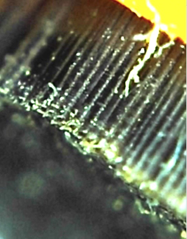 Eine Mikroskop-Aufnahme des Reinigungs-Pad eines Audio Technica Nadelreiniger