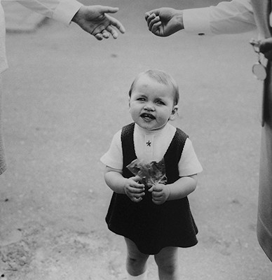 47,30x46,50cm,  Girl with Candies, Vilnius 1974