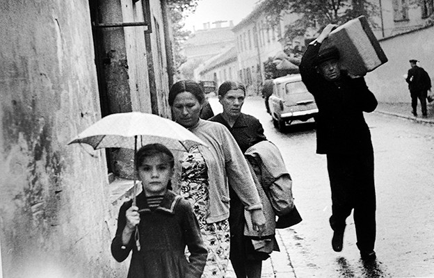 47,60x31,70cm, Rain, Vilnius 1969