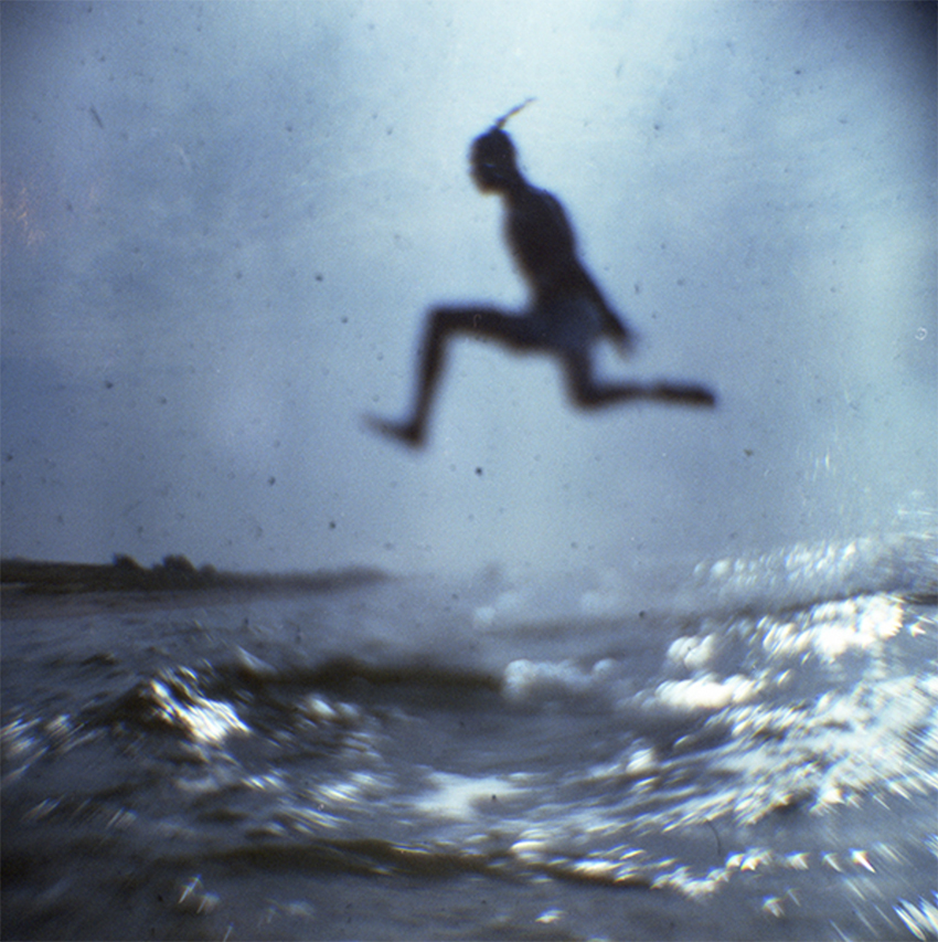 Mindaugas Gabrenas | Colorscapes - [Birdman | 2018 | Pigmentdruck | 1/7 | 20 x 20 cm in 34 x 40 cm | 900,- €]