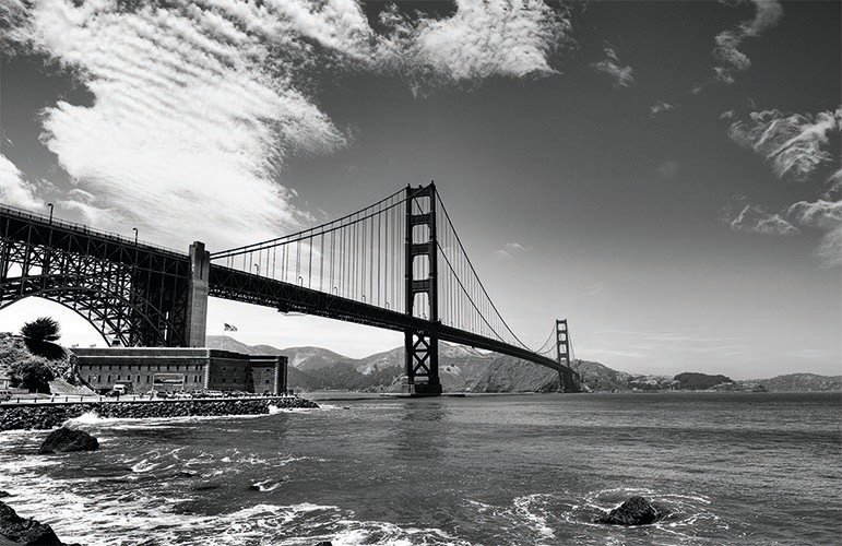 Golden Gate Bridge I - 2012, 90x60 fineArt print auf GlossArtFibre kaschiert, auf 4mm AluDiBond, Schattenfugenrahmen Nussbaum massiv