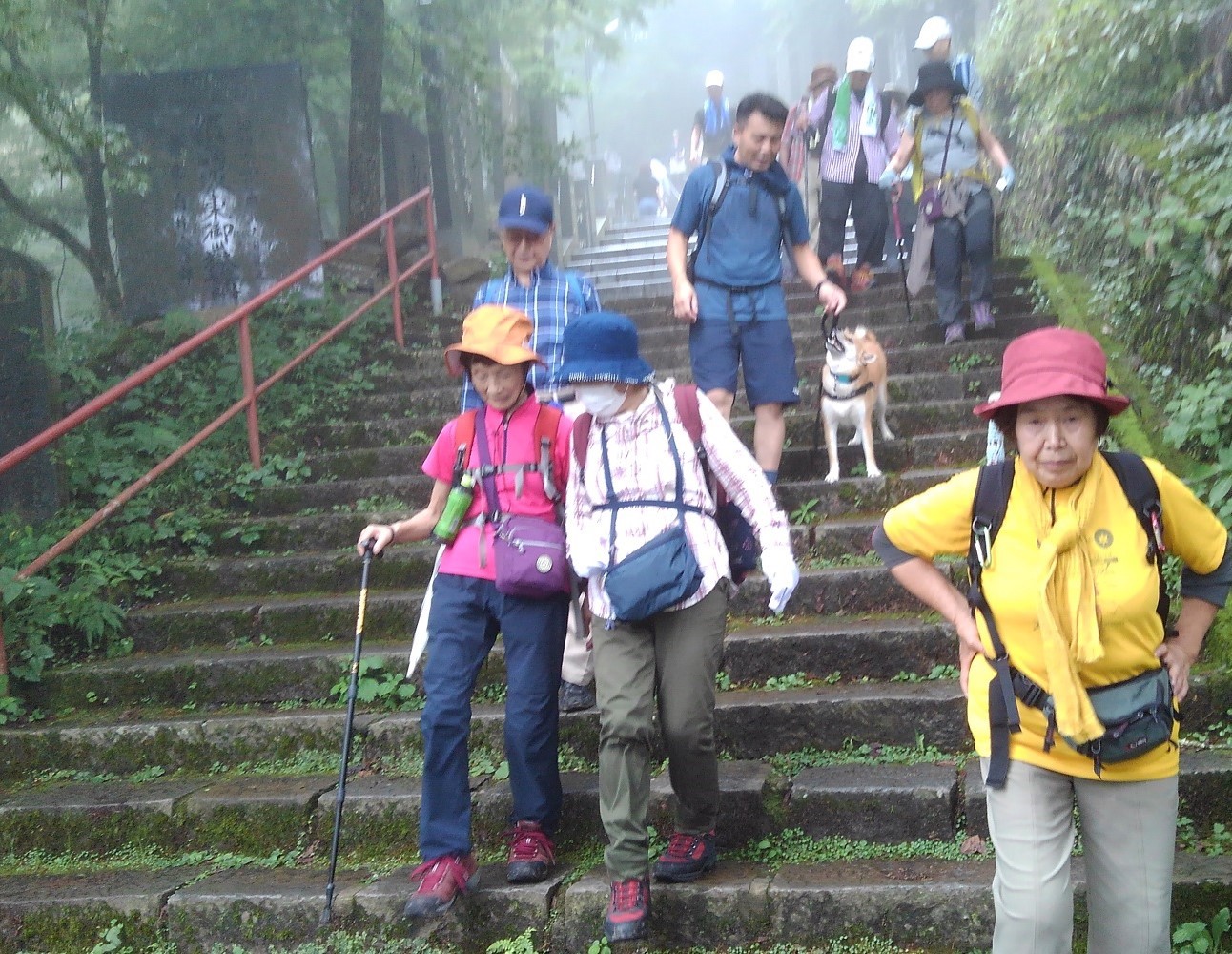 御嶽神社の長い階段