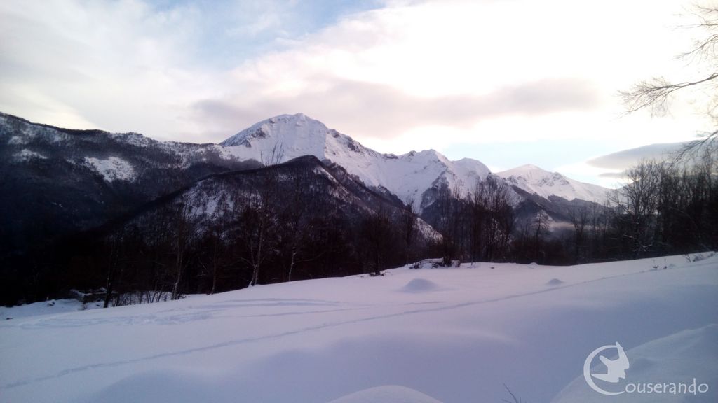 Faire sa première trace dans la neige - Doriane GAUTIER, Couserando - Guzet Ariège Pyrénées