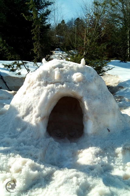 Construire un igloo - Doriane GAUTIER, Couserando - Guzet Ariège Pyrénées