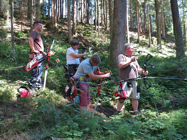 Letztes Jahr auf dem Hollersbacher Parcours - der Bär ist doch weiter weg als zunächst geschätzt!