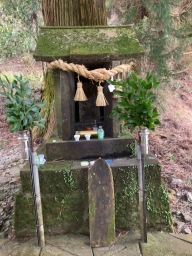 山神の祠