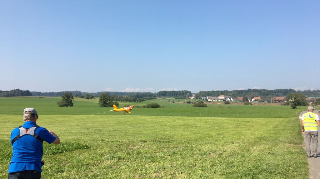 IGG 4s Fliegen in Amriswil (CH)