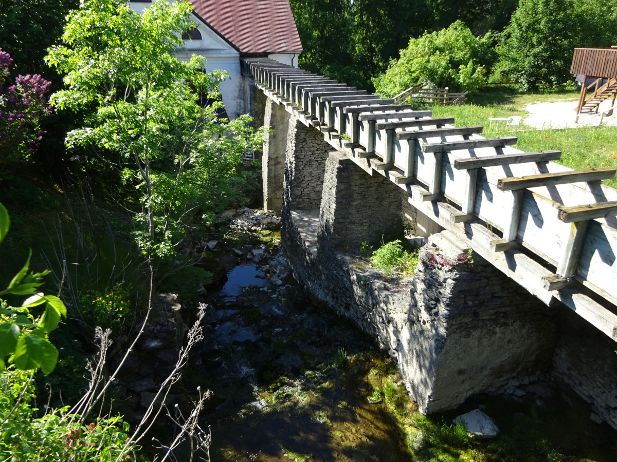 Das schöne Aquadukt in Lummelunda (bei den Grotten)