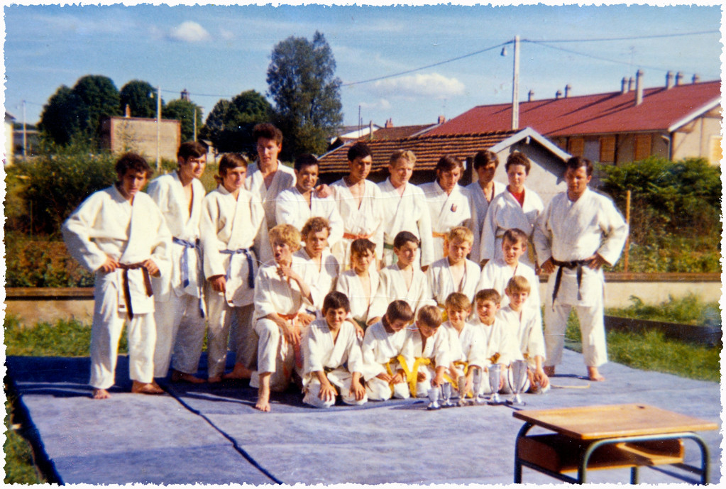 Démonstration de judo lors de la kermesse des écoles de Vonges "1973"