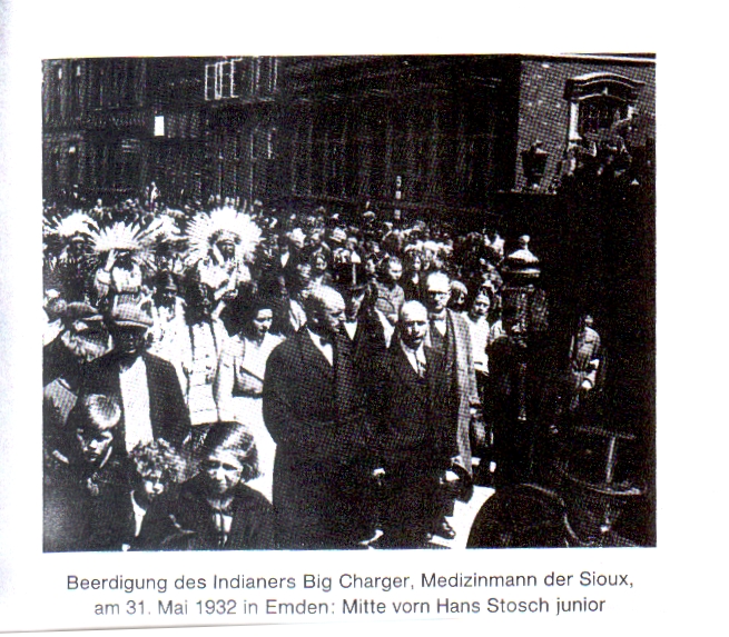 Trauerzug durch Emden am 31.05.1932 (Archiv Sarrasani / Quelle : Hartmut Rietschel, Dresden)