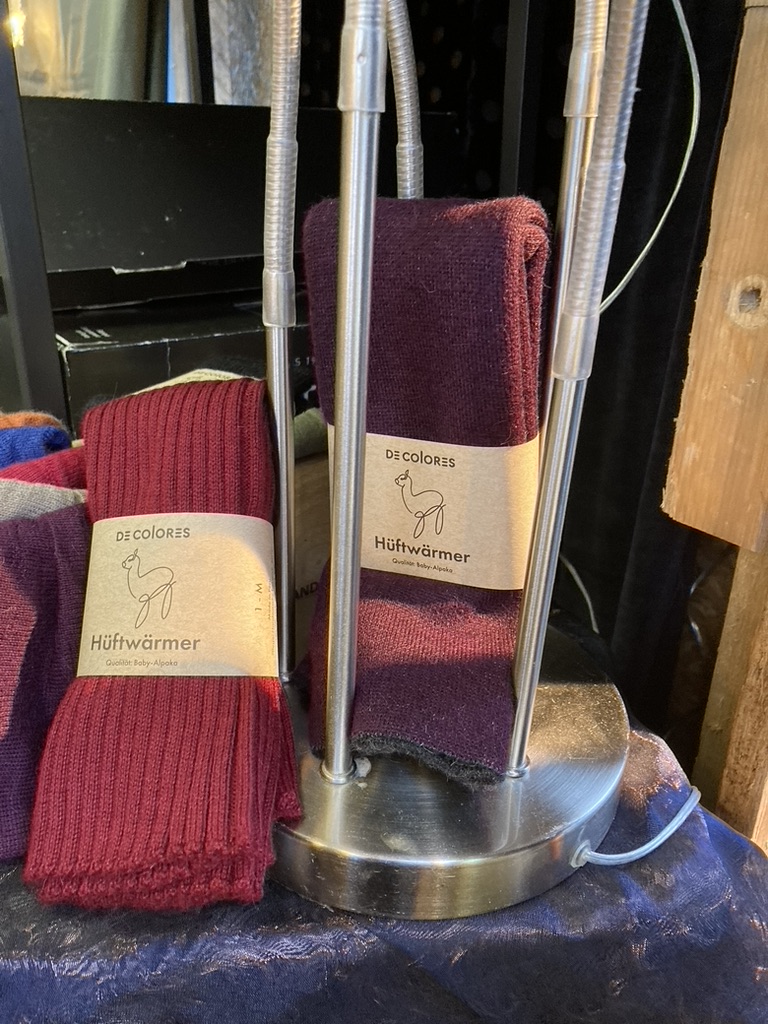 Hüftwärmer von De Colores CHF 69.-