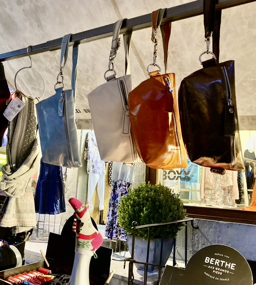 Battaglia bags top