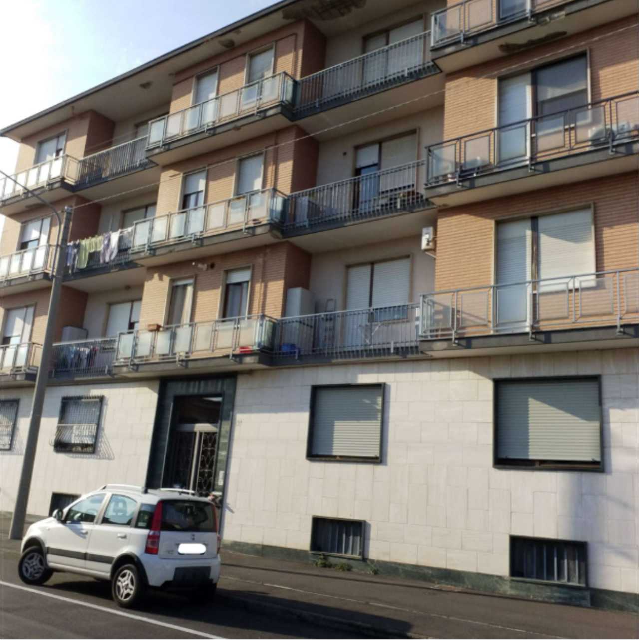 PIANEZZA, Via Vajont, €. 110.000,00 Trilocale