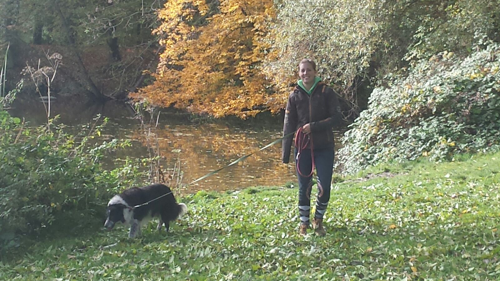 Oktober, Met HUS Voetjes van de Vloer wandelen. Hier met ouwe Saar.