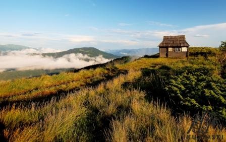 Czarnohora - Ukraina. Tapeta do pobrania niżej.
