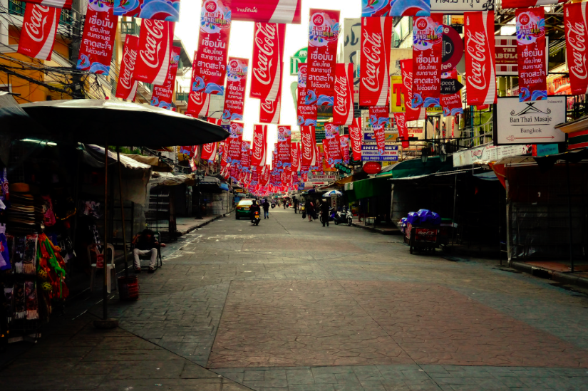 Manifestations of globalization in Bangkok: display of multinational brand Coca-Cola (Bangkok, Sophie Maliphant, Flickr, 2012) 