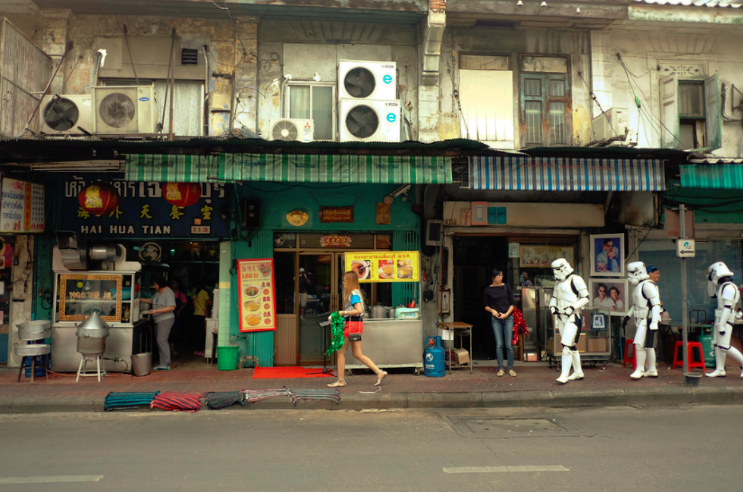 Manifestations of globalization in Bangkok: presence of international popular culture, Star Wars characters costumes (141213, Dan_W8, Flickr, 2014)