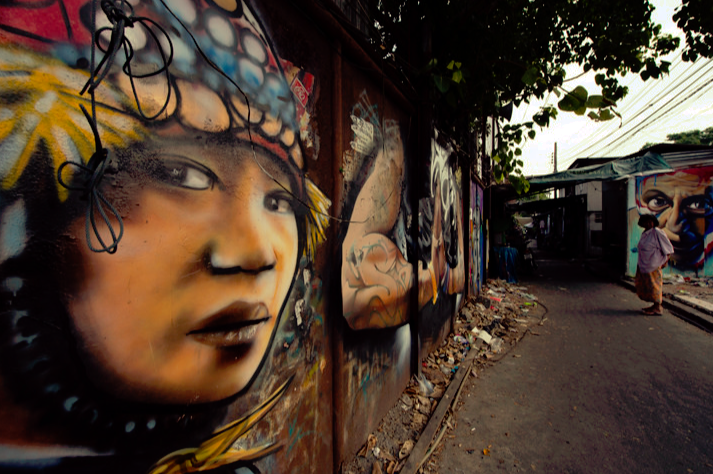 (Urban Slum | Bangkok, thai-on, Flickr, 2014)