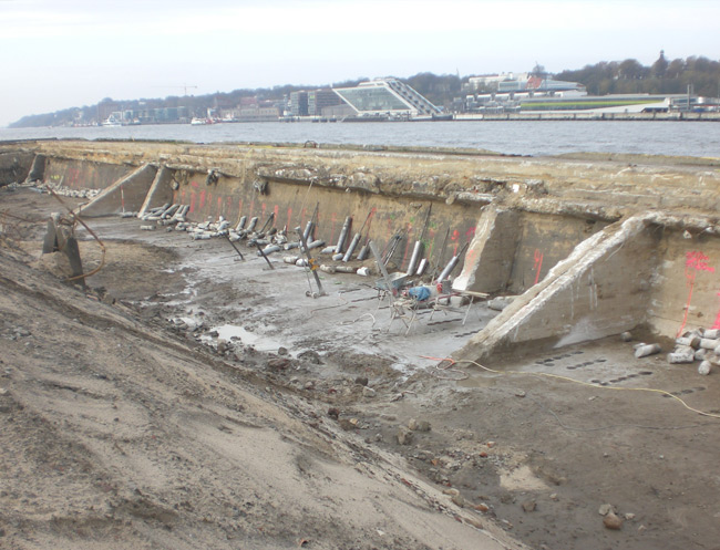 BSNG Betonbohr- & Sägetechnik Neustadt-Glewe - Bohrung Kampfmittel-Kaimauer