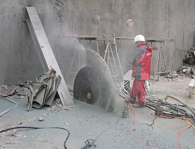 BSNG Betonbohr- & Sägetechnik Neustadt-Glewe - Wandsägen Gänsemarkt