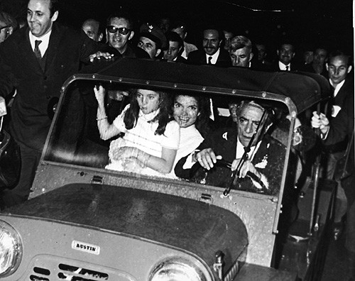 Aristotle Onnasis Jackie O & Caroline Kennedy