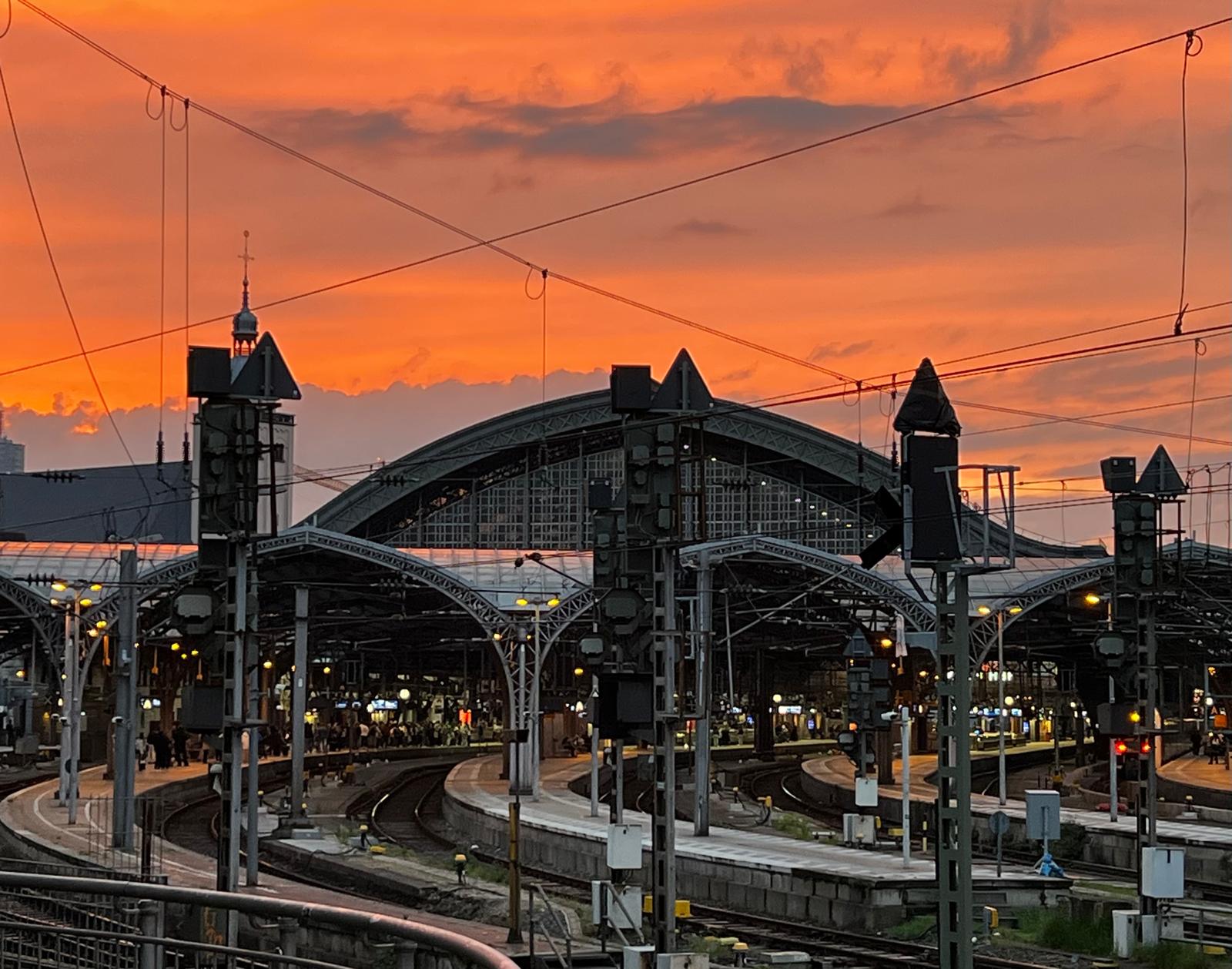Die Züge des Lebens – Am Bahnhof des Bewusstseins