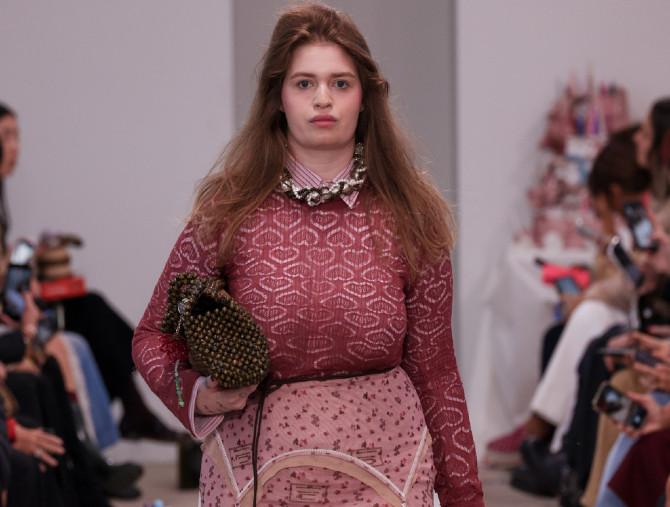 Milano Fashion Week: l'influencer Martina Pagani in passerella per Marco Rambaldi