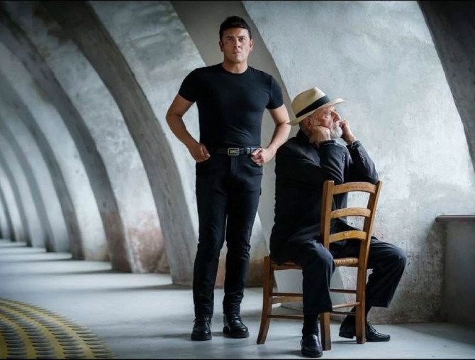 Visioni di un crononauta, il vinile di Stefano Del Bravo con in copertina una foto specchiante con Michelangelo Pistoletto